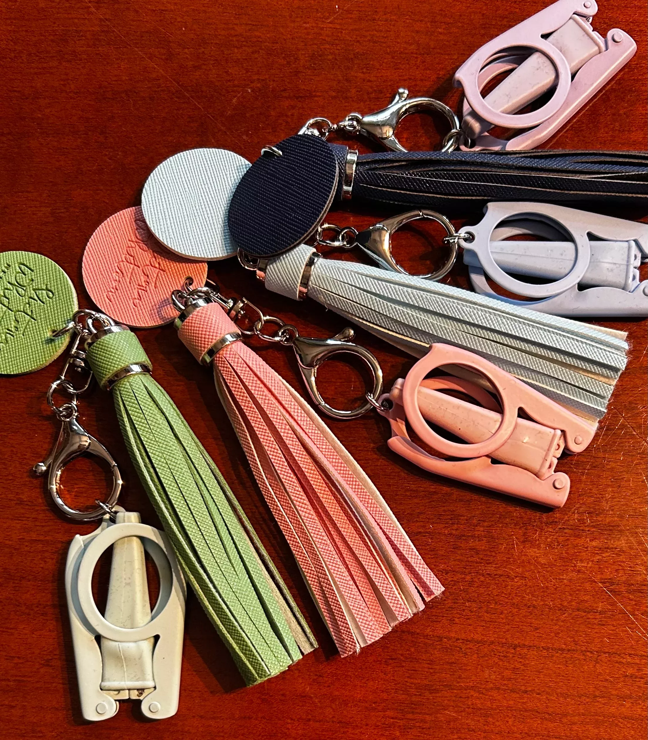 FOLDING SCISSORS WITH TASSELS - ASSORTED COLORS